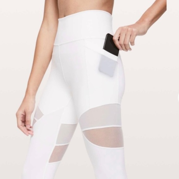 lululemon Forget the Sweat 25” leggings in white/ mesh sz 2 - Picture 2 of 5